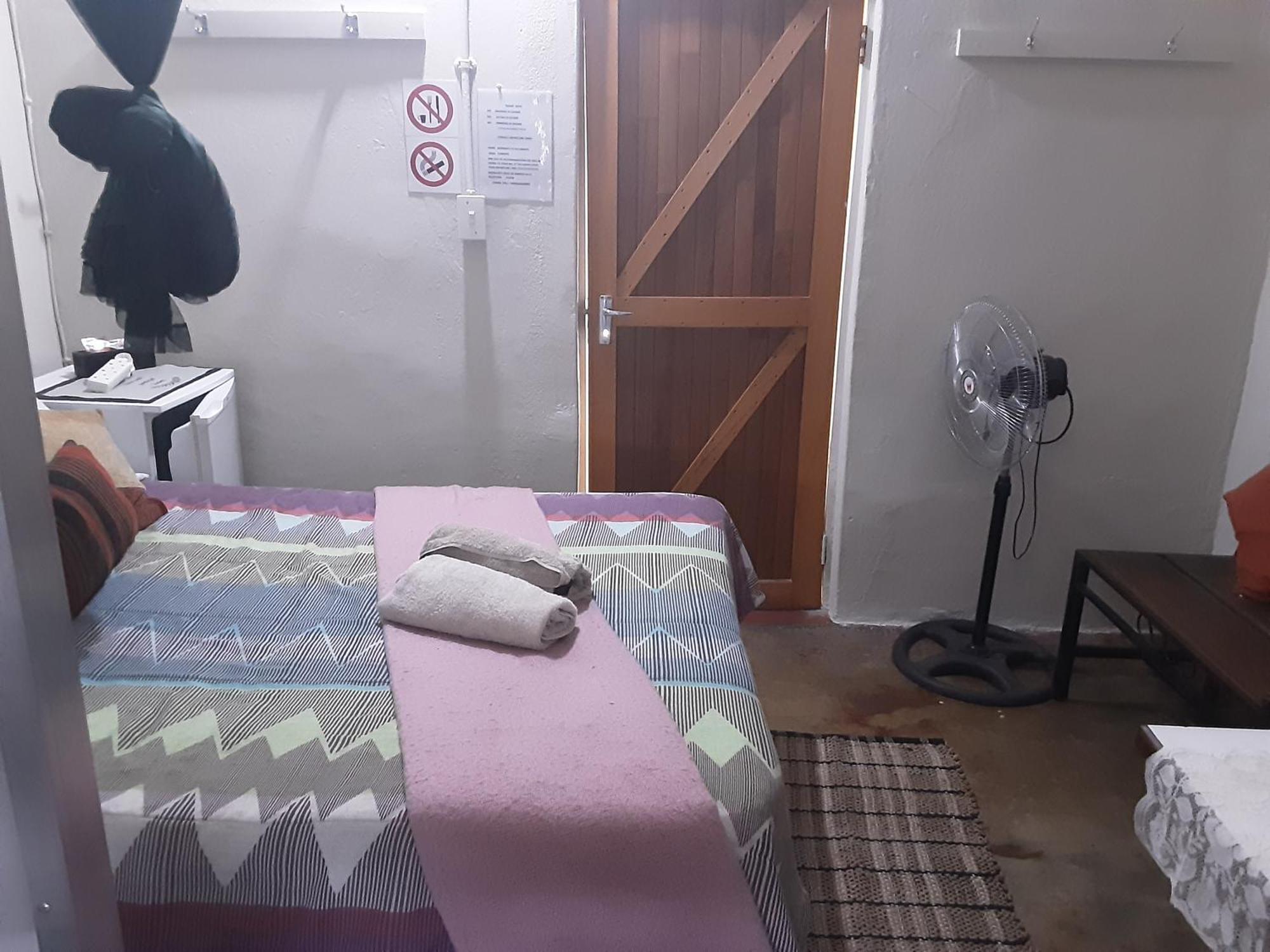 Kai-Oms Backpackers Lodge Outjo Luaran gambar