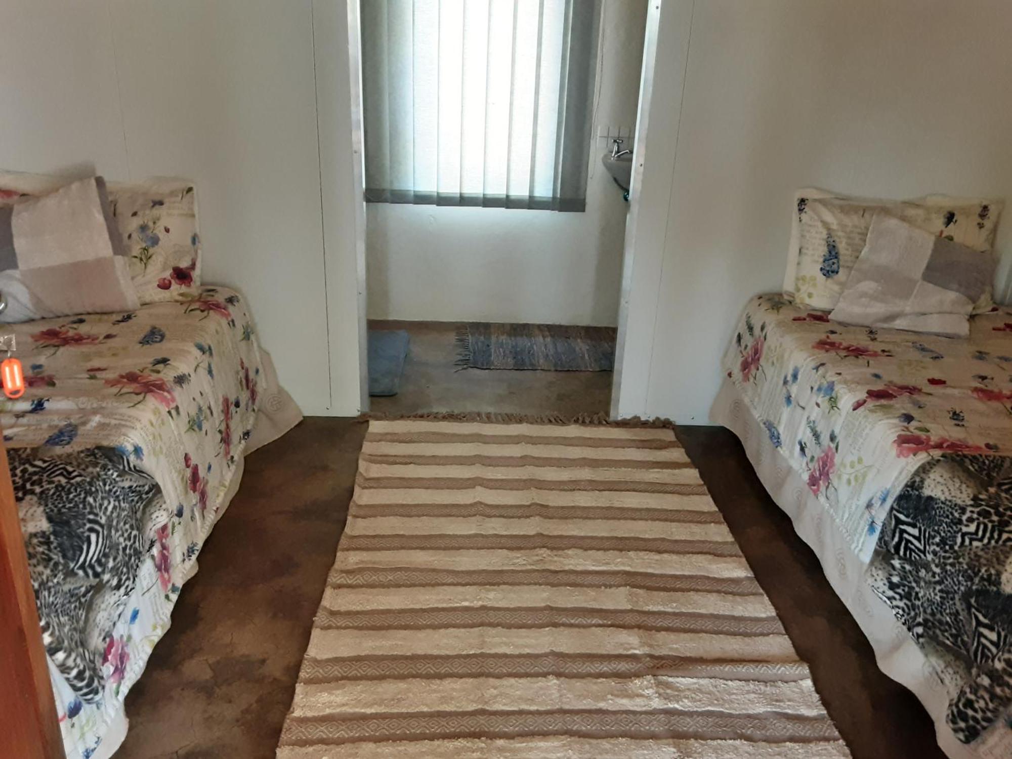 Kai-Oms Backpackers Lodge Outjo Luaran gambar